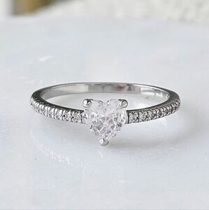 Dainty Heart Ring, Charmed Aroma